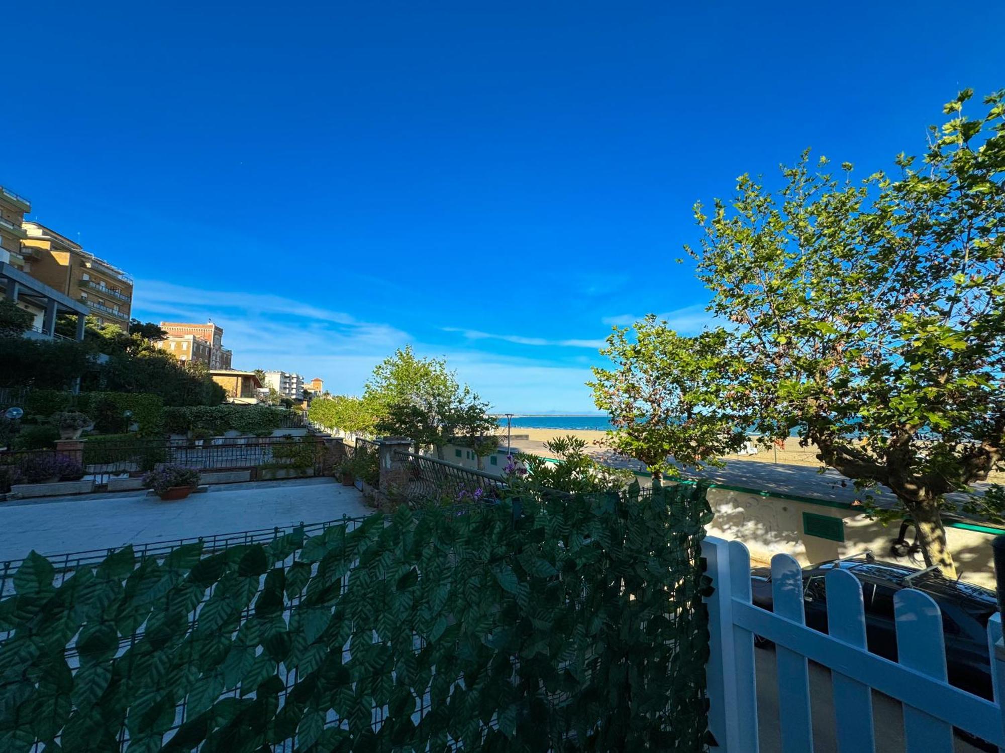 Marco House - Seaview Apartment - Fronte Mare - Casa Vacanza Анцио Екстериор снимка