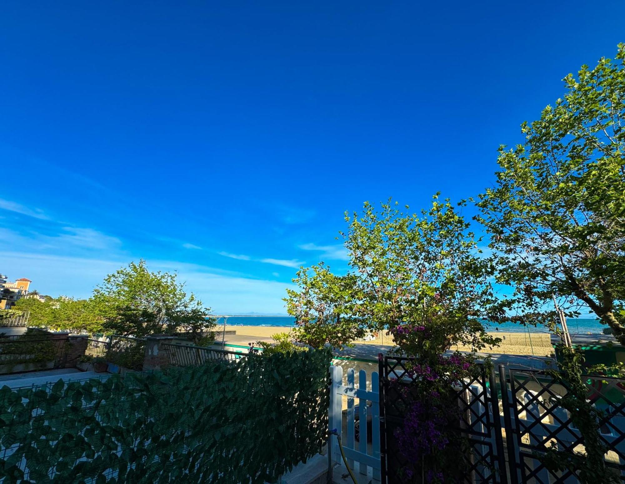 Marco House - Seaview Apartment - Fronte Mare - Casa Vacanza Анцио Екстериор снимка